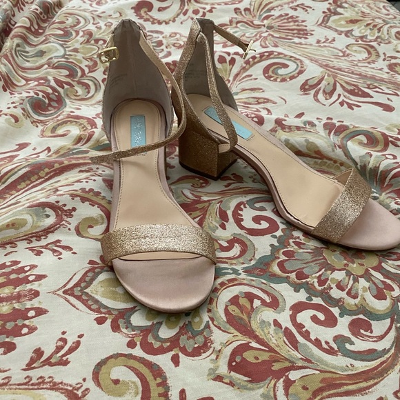 Betsey Johnson Shoes - EUC Betsy Johnson Miri glitter block-heeled sandals, gold, 9.5